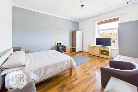 2 bedroom flat for sale, Market Street, New Mills, SK22