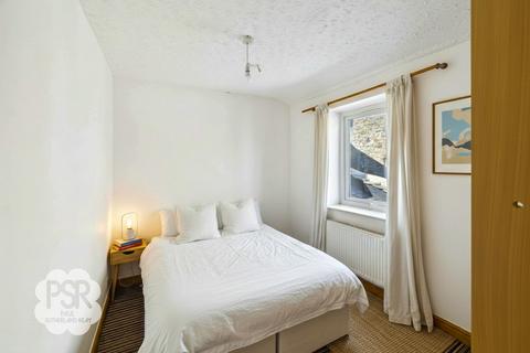 2 bedroom flat for sale, Market Street, New Mills, SK22