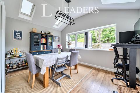 3 bedroom semi-detached house for sale, Amberley Close, Tonbridge, Kent