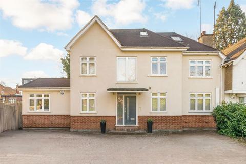 2 bedroom flat for sale, The Drive, London N3