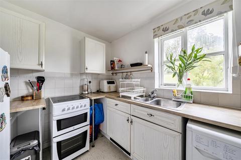 1 bedroom apartment for sale, Donald Woods Gardens, Surbiton