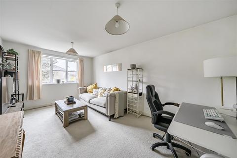 1 bedroom apartment for sale, Donald Woods Gardens, Surbiton