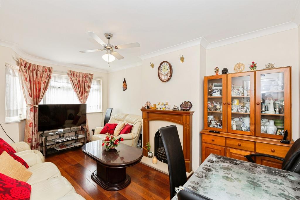 Apartment in London, London Borough of Redbridge - View 3