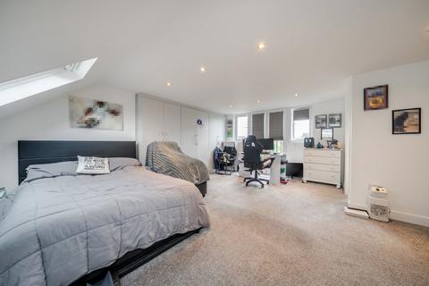 4 bedroom semi-detached house for sale, Edgebury, Chislehurst, Kent, BR7