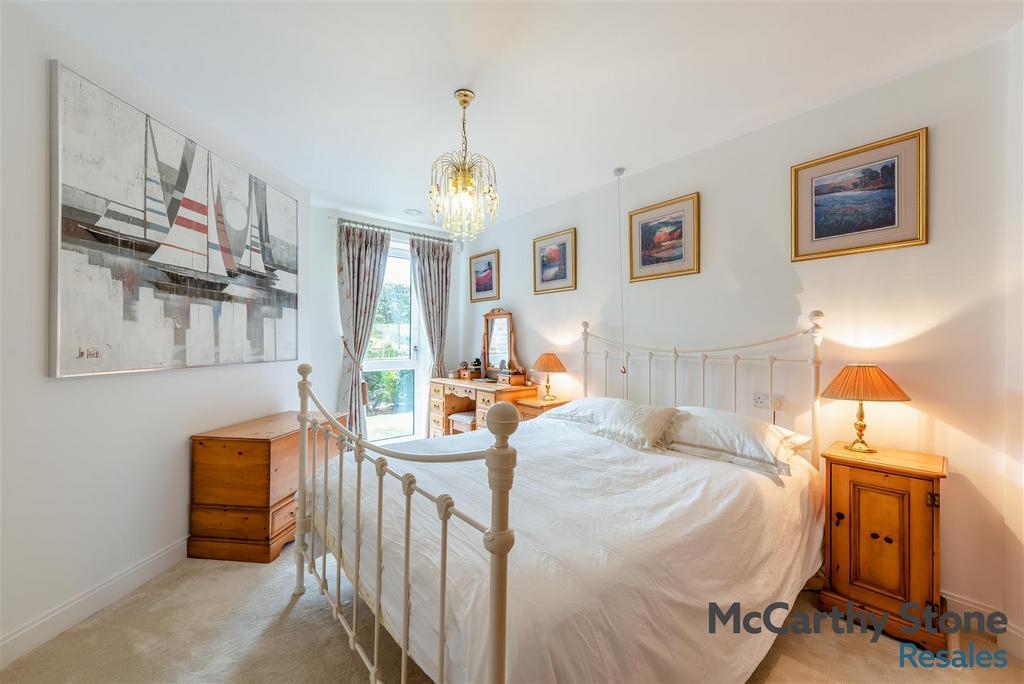 8692281-interior20.jpg
