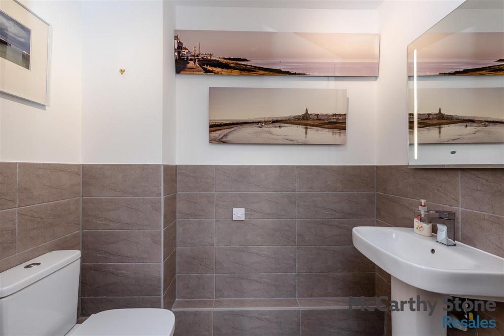 8692281-interior02.jpg