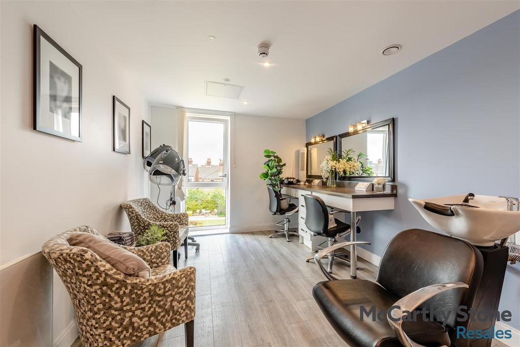 8692281-interior25.jpg