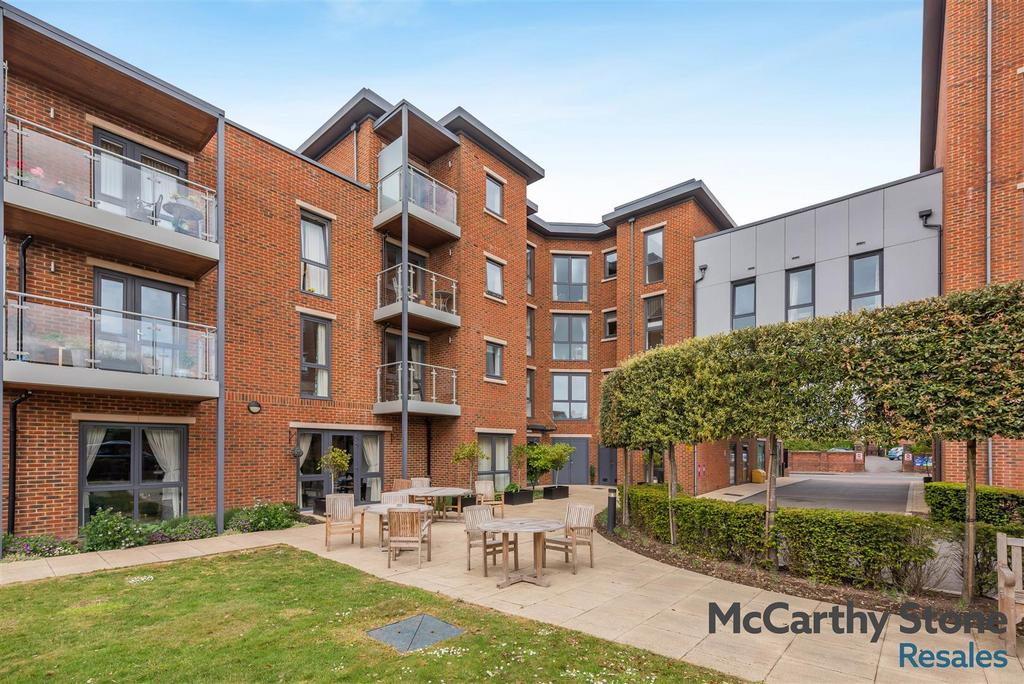 8692281-exterior10.jpg