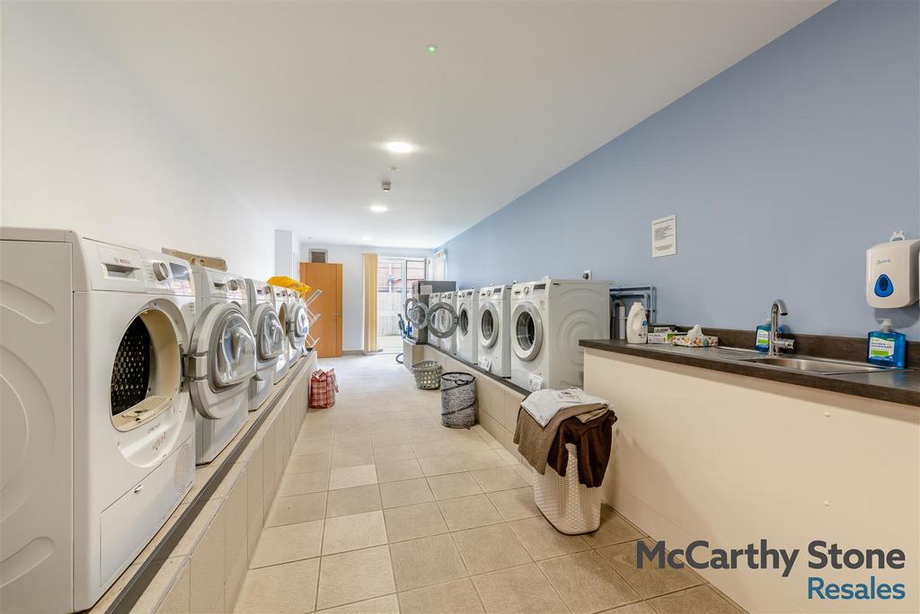 8692281-interior28.jpg