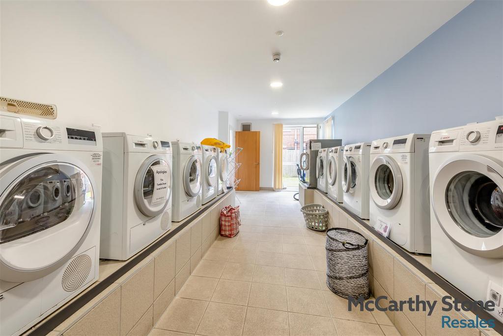 8692281-interior29.jpg