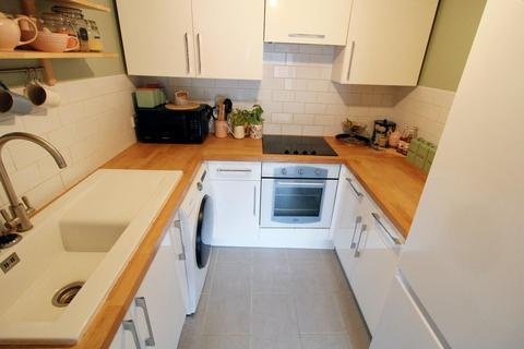 1 bedroom flat to rent, Church Road, Welling