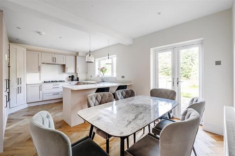 4 bedroom detached house for sale, Holmwood Road, Cheam, SM2