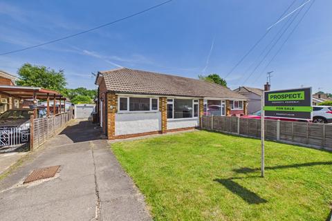 2 bedroom bungalow for sale, Clouston Road, Farnborough, Hampshire, GU14