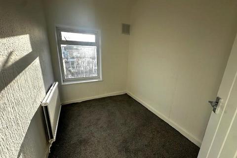 2 bedroom apartment to rent, Beach Road, Thornton Cleveleys