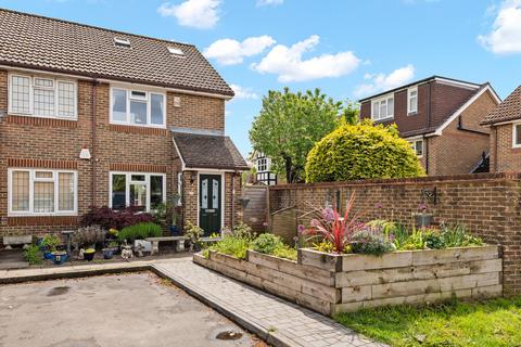 Howe Drive, Caterham, CR3