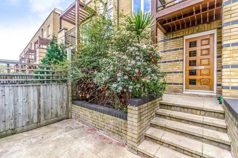 4 bedroom house to rent, St Davids Square, Canary Wharf, London, E14