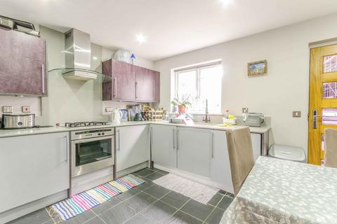 4 bedroom house to rent, St Davids Square, Canary Wharf, London, E14