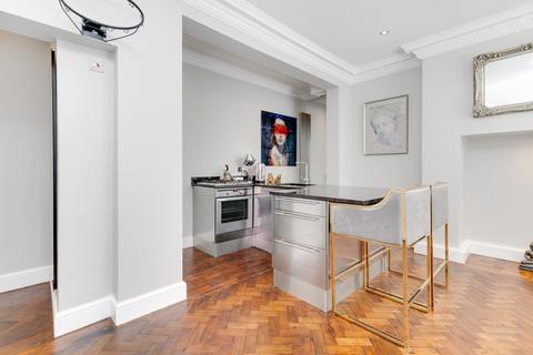 2 bedroom apartment to rent, Bedford Avenue London WC1B