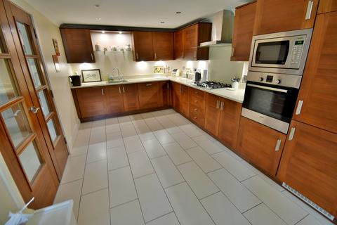 2 bedroom apartment for sale, Beaufoys Avenue, Ferndown, BH22