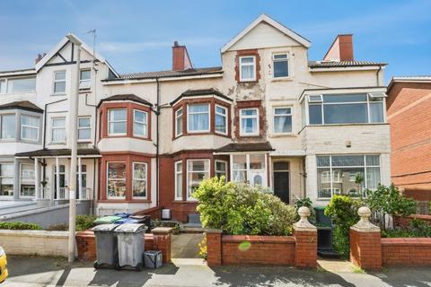 Terraced house - Chatsworth Avenue, Blackpool, Lancashire, FY2