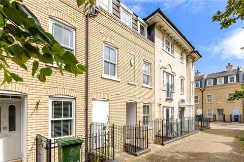 Terraced house - St. Matthews Gardens, Cambridge, CB1