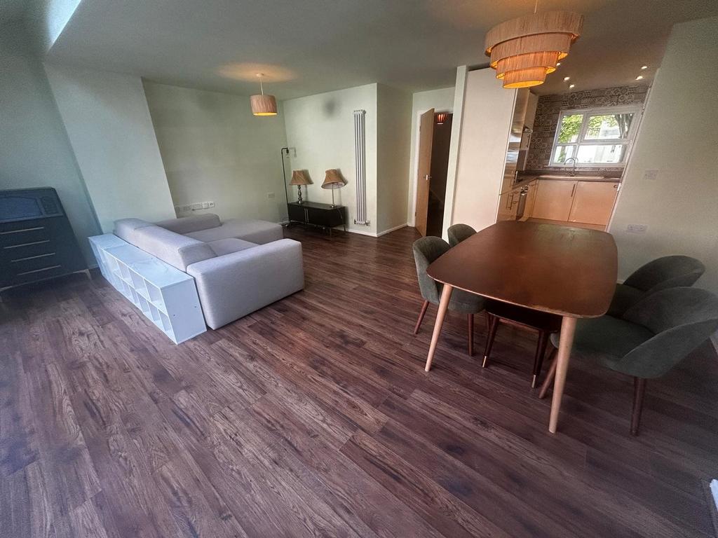 House in Salford, Greater Manchester - View 3