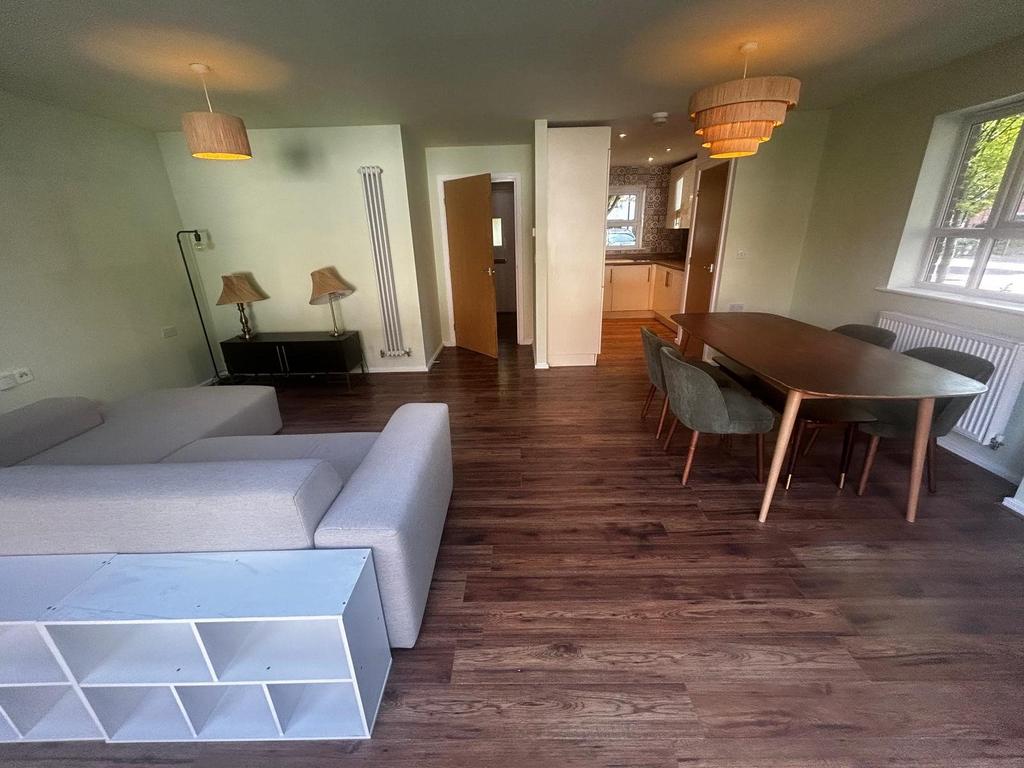 House in Salford, Greater Manchester - View 4