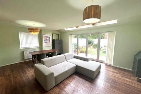 3 bedroom duplex to rent, Lord Street, Salford,