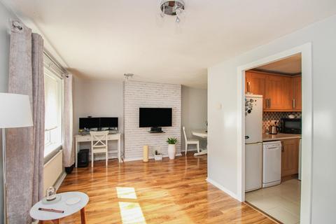 1 bedroom ground floor maisonette for sale, Letchworth Court, Bewbush, Crawley, West Sussex. RH11 6EL