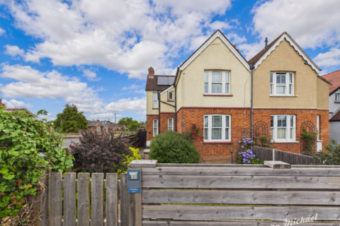 3 bedroom semi-detached house for sale, Mandeville Road, Aylesbury