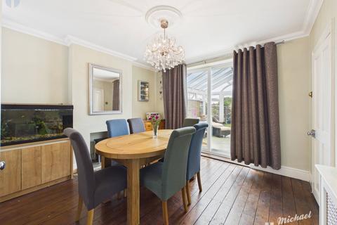3 bedroom semi-detached house for sale, Mandeville Road, Aylesbury