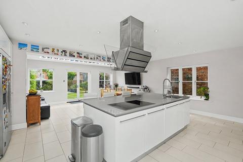5 bedroom end of terrace house for sale, Park Street, Baldock, SG7