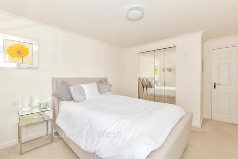 1 bedroom flat for sale, Queens Street, Arundel, West Sussex