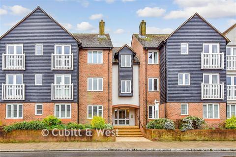 1 bedroom flat for sale, Queens Street, Arundel, West Sussex