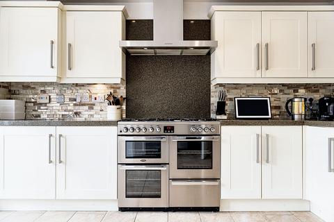 5 bedroom detached house for sale, Doughton Green, Widnes WA8