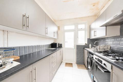3 bedroom end of terrace house for sale, Sheringham Drive, Barking IG11