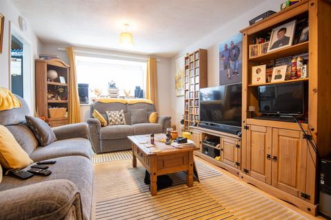 2 bedroom flat for sale, York Road, Wellingborough, NN8