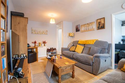 2 bedroom flat for sale, York Road, Wellingborough, NN8
