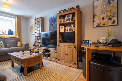 2 bedroom flat for sale, York Road, Wellingborough, NN8