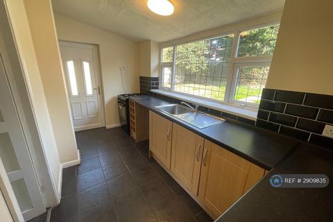 3 bedroom semi-detached house to rent, West Street, Ince, Wigan, WN2
