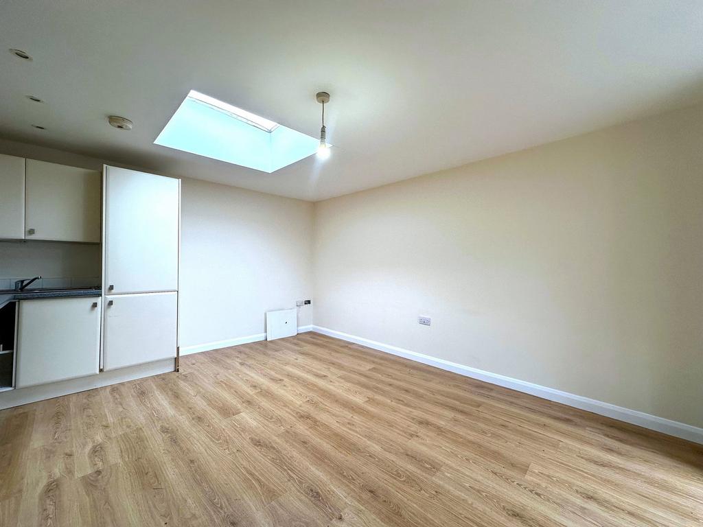 Apartment in London - View 2