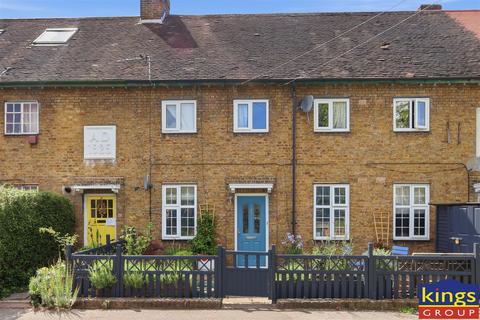 3 bedroom maisonette for sale, Thorpe Crescent, London