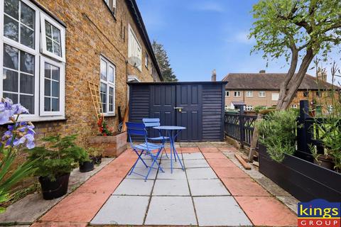3 bedroom maisonette for sale, Thorpe Crescent, London