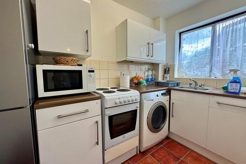 1 bedroom ground floor flat for sale, Florence Close, Harlow