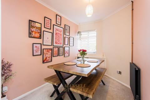2 bedroom semi-detached house for sale, Smallmead, Horley RH6