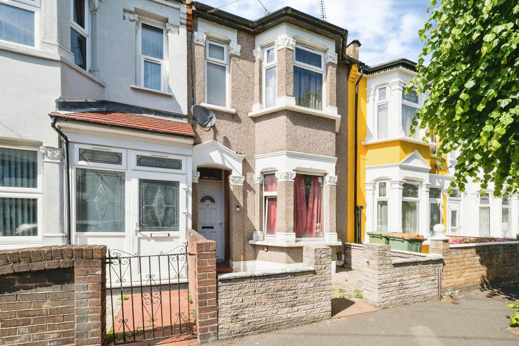4 bedroom terraced house for sale