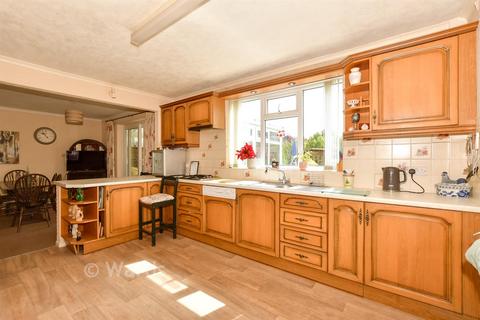 3 bedroom chalet for sale, St. Andrew's Road, Littlestone, New Romney, Kent