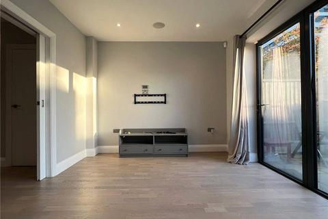 4 bedroom terraced house to rent, Bideford Avenue, Perivale, Greenford, UB6