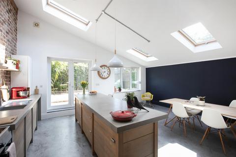 4 bedroom terraced house for sale, Kings Grove, Peckham, SE15