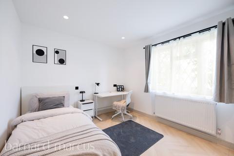 2 bedroom apartment to rent, Plough Lane, WALLINGTON